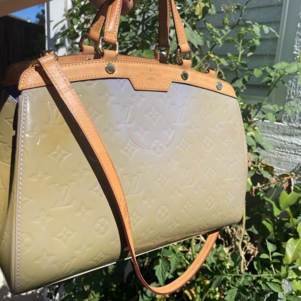 Louis Vuitton purple Brea MM lila monogram Vernis